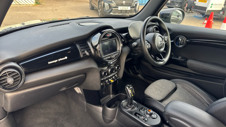 MINI Hatchback 135kW Cooper S Level 2 33kWh 3dr Auto Electric Hatchback